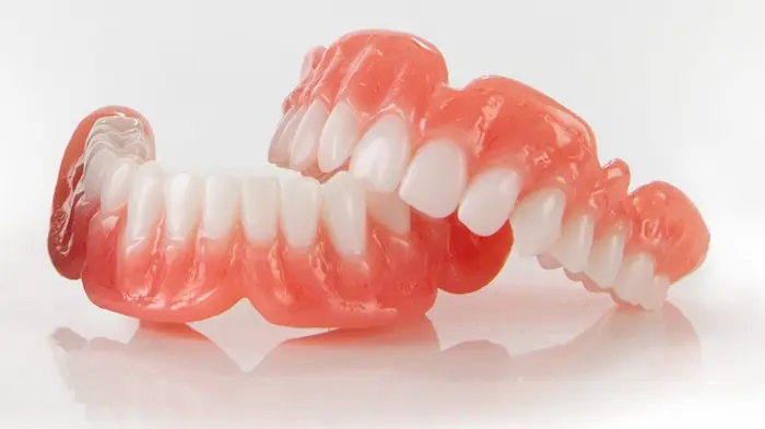 پروتز دندان ساخته شده 586958468